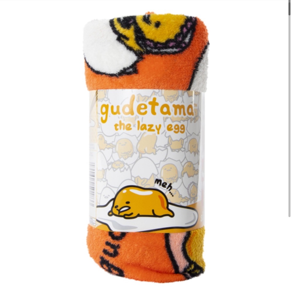 Sanrio lazy egg blanket